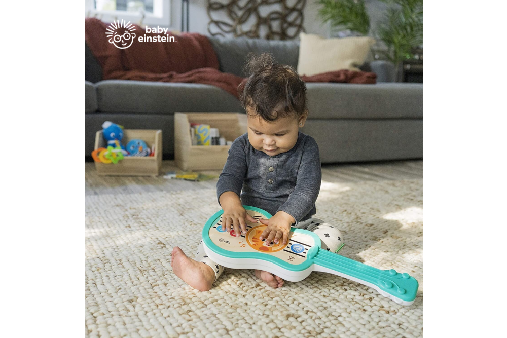 Primele descoperiri prin muzică și joacă cu Baby Einstein