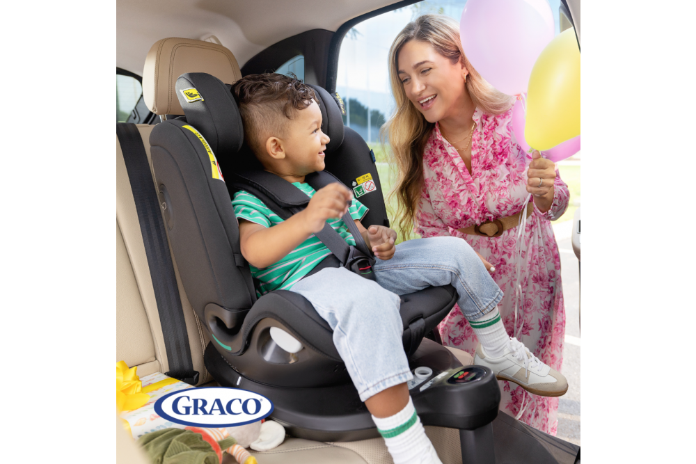 Graco Turn2Me Grow si avantajele unui scaun auto rotativ 360°