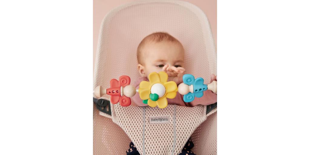 Balansoarul Baby Bjorn: miscarea naturala care sustine dezvoltarea
