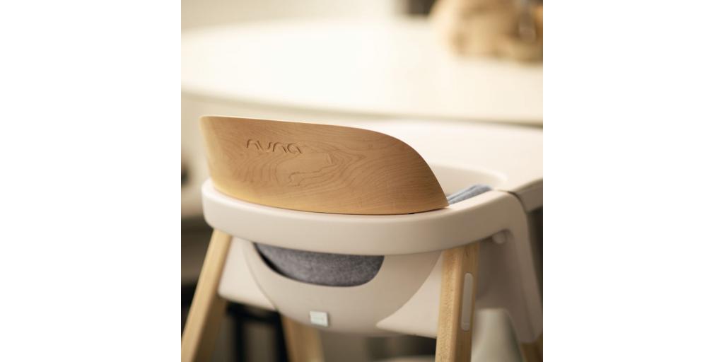 Lemn atent selectionat, design premiat: povestea scaunului de masa BRYN