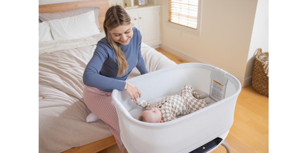 Graco Eluma Nest: co-sleeperul inteligent care raspunde atunci cand bebe are nevoie de confort