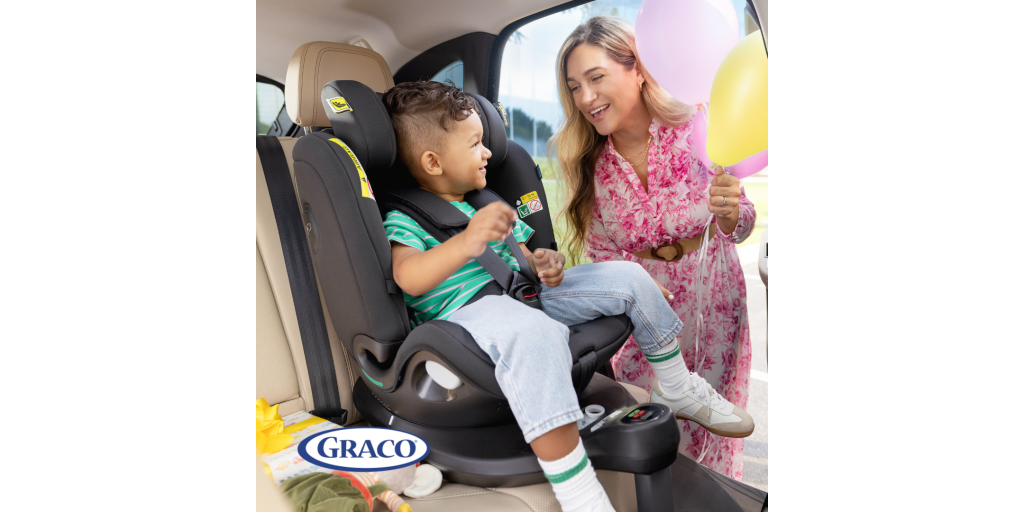 Graco Turn2Me Grow si avantajele unui scaun auto rotativ 360°