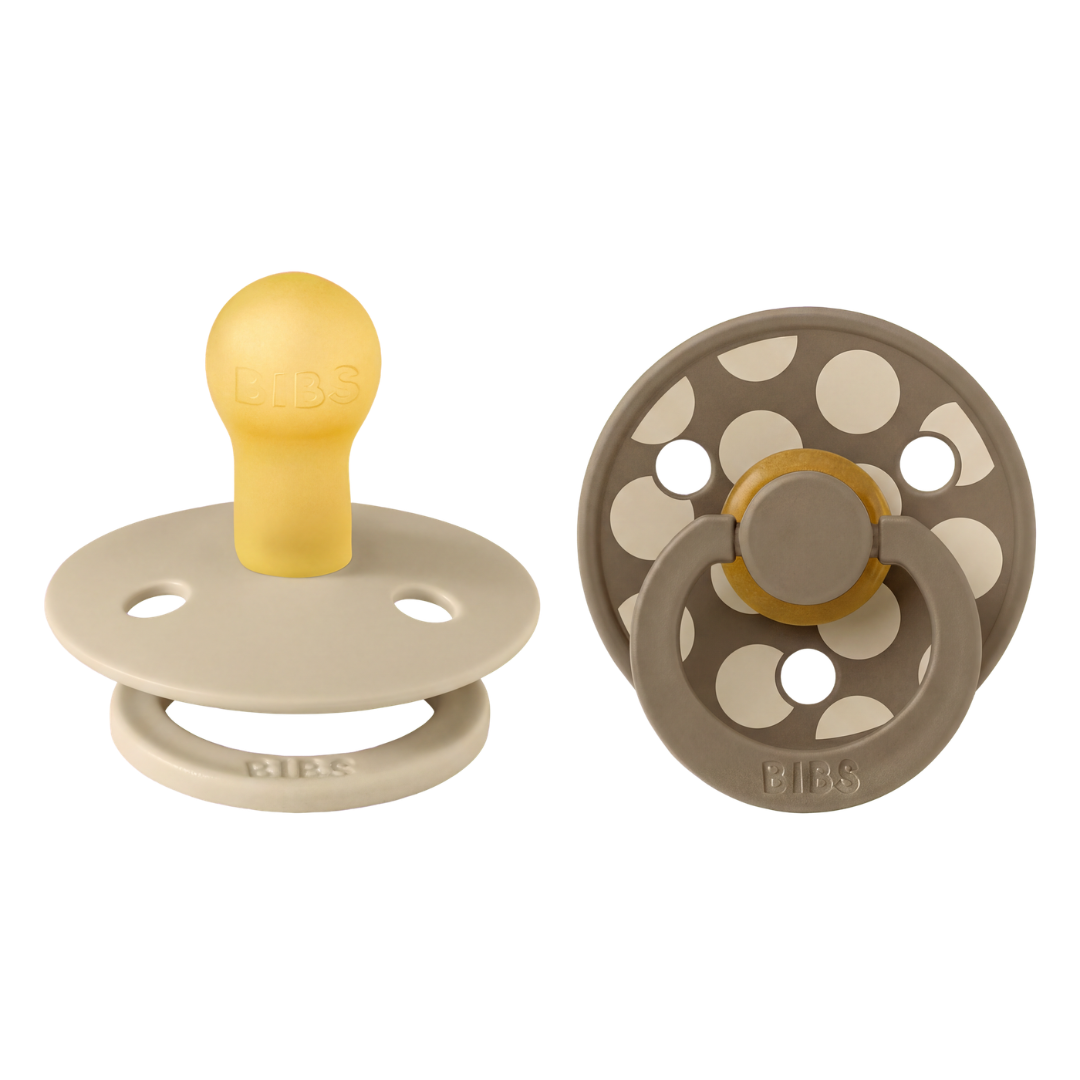 BIBS - Set 2 suzete Colour Studio Collection Polka Dots, tetina rotunda, 0 luni+-Ivory/Dark Oak