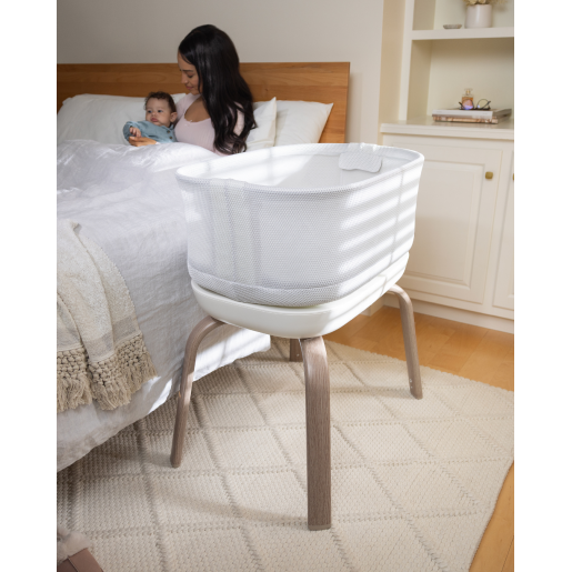 Graco - Patut co-sleeper Eluma Nest Luna cu leganare automata si sistem inteligent de detectare a plansului