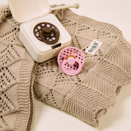 BIBS - Set 2 suzete Colour Studio Collection Polka Dots, tetina rotunda, 6 luni+