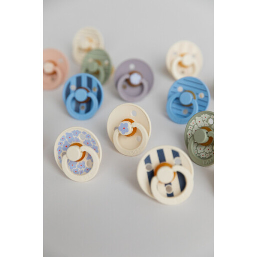 BIBS - Set 2 suzete Colour Studio Collection Stripe Latex, tetina rotunda, 0 luni+ BIBS - Set 2 suzete Colour Studio Collection Stripe Latex, tetina rotunda, 0 luni+