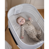Graco - Patut co-sleeper Eluma Nest Luna cu leganare automata si sistem inteligent de detectare a plansului