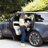 Joie - Scoica auto inclinabila i-Size i-Level Pro Signature Ebony, 40-87 cm, certificata R129