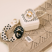 BIBS - Cutie multifunctionala pentru depozitare suzete, Studio Collection Polka Dots, Ivory Black